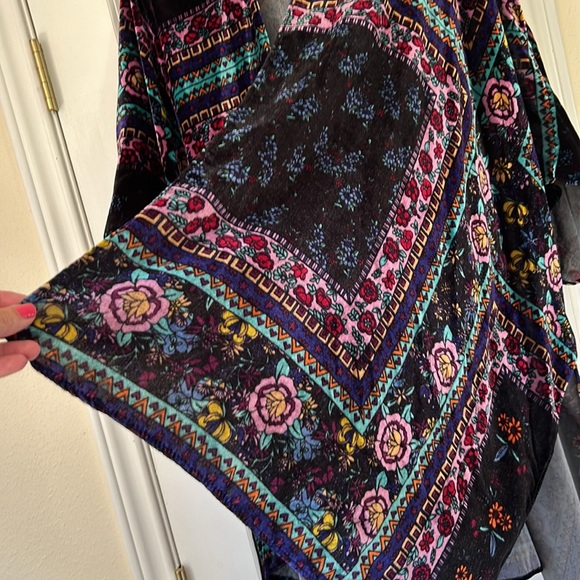AKEMI + KIN Kimono - Anthropologie, one size - Picture 6 of 9